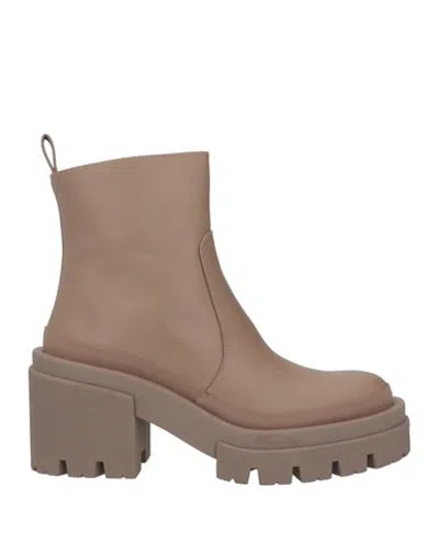 Eqüitare Equitare Woman Ankle Boots Light Brown Size 10 Soft Leather In Beige