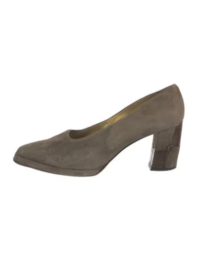 Pre-owned Escada Suede Pumps In Green