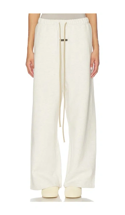 Essentials Lounge Sweatpant In White