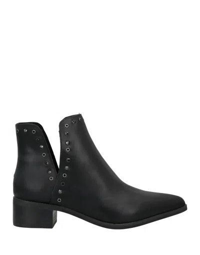 Exe' Ankle Boots In Black