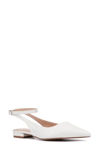Fashion To Figure Bevelyn Pointed Toe Pump In White