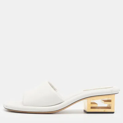 Pre-owned Fendi Baguette Size 37 White Leather Slide Sandals