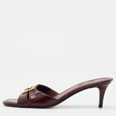 Pre-owned Fendi Ff Logo Size 41 Burgundy Eel Leather Kitten Heel Slide Sandals