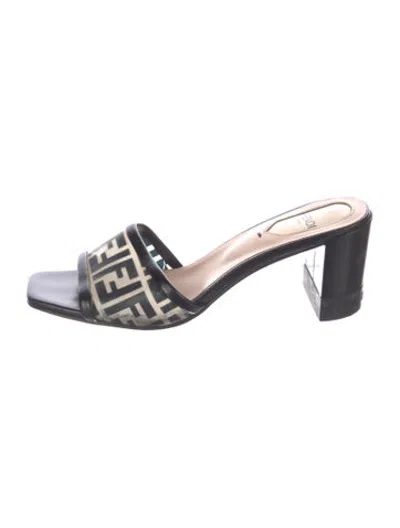 Pre-owned Fendi Graphic Print Studded Accents Mules In White