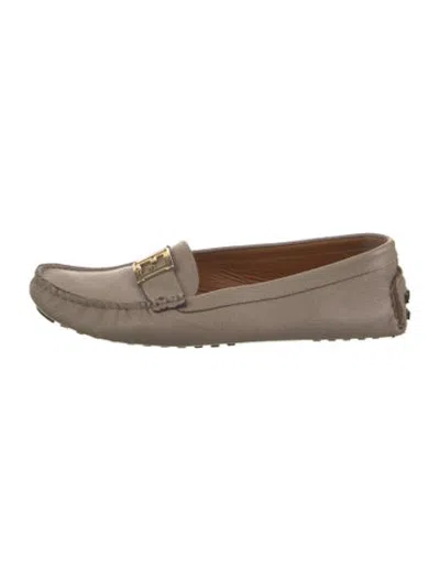 Pre-owned Fendi Leather Loafers In Neutrals