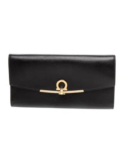Pre-owned Ferragamo Gancini Clutch In Black