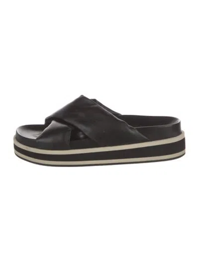 Pre-owned Frame Leather Slides In Black