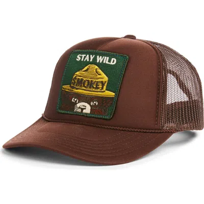 Friday Feelin ' Stay Wild Trucker Hat In Brown