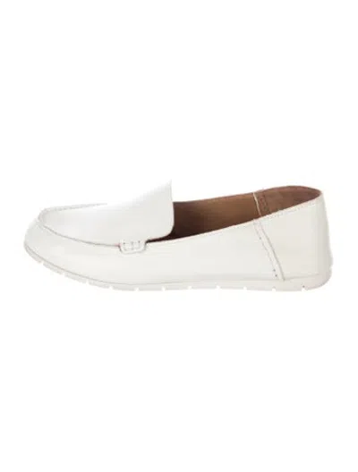 Pre-owned Frye Leather Loafers In White