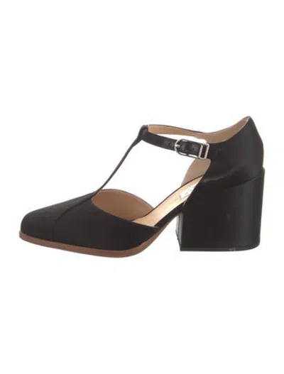 Pre-owned Gabriela Hearst Leather Cutout Accent T-strap Pumps In Black