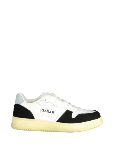 Gaëlle Panelled Low Top Sneakers In White