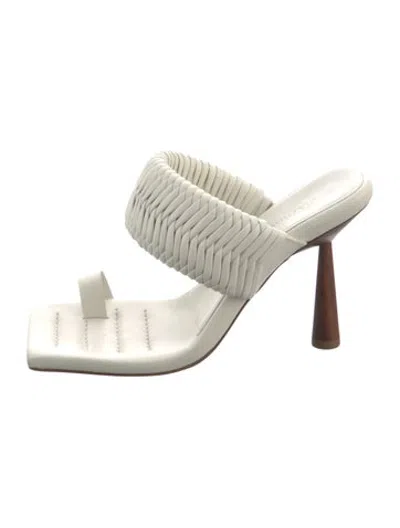 Pre-owned Gia/rhw Leather Sandals In White