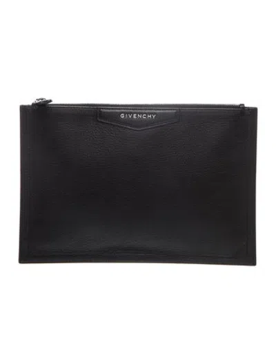 Pre-owned Givenchy Leather Clutch In Black
