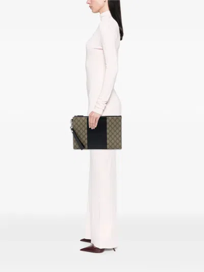 Pre-owned Gucci 2000-2015 Gg Supreme Wristlet Zip Pouch Clutch Bag In Neutrals
