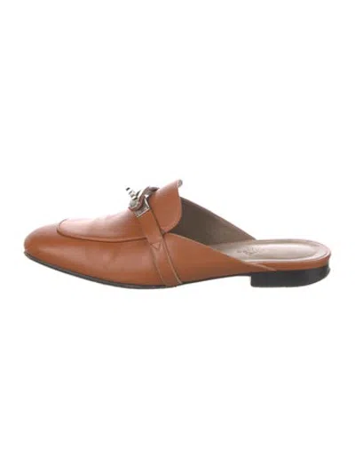 Pre-owned Hermes 2023 oz Mules In Brown