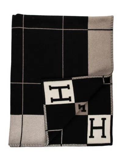 Pre-owned Hermes Avalon Iii Throw Blanket In Black