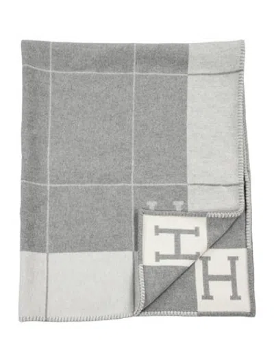 Pre-owned Hermes Avalon Iii Throw Blanket In Grey