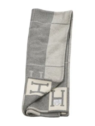 Pre-owned Hermes Avalon Iii Throw Blanket In Grey