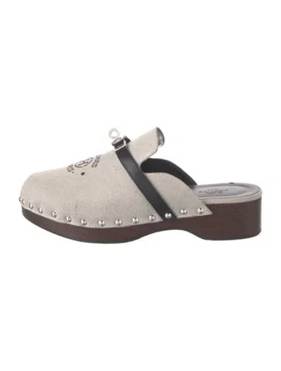 Pre-owned Hermes Carlotta Canvas Mules In Neutrals