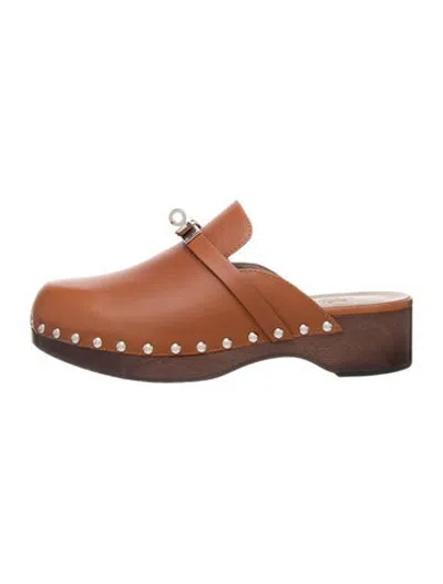 Pre-owned Hermes Carlotta Leather Mules In Brown