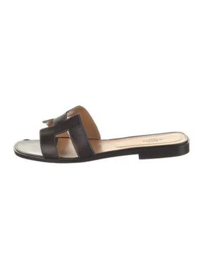 Pre-owned Hermes Vintage Oran Flats In Brown