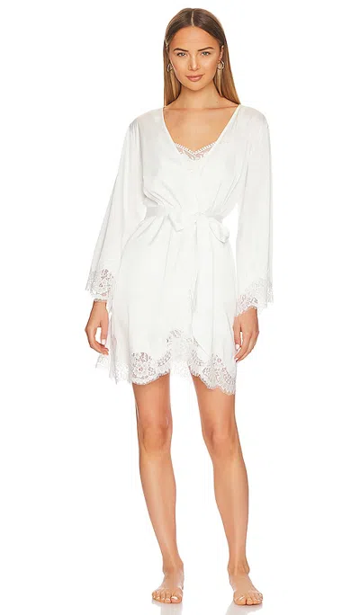 Homebodii Sian Short Lace Robe In White