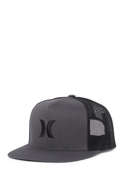 Hurley Icon Solid Flat Trucker Baseball Cap In Dark Grey