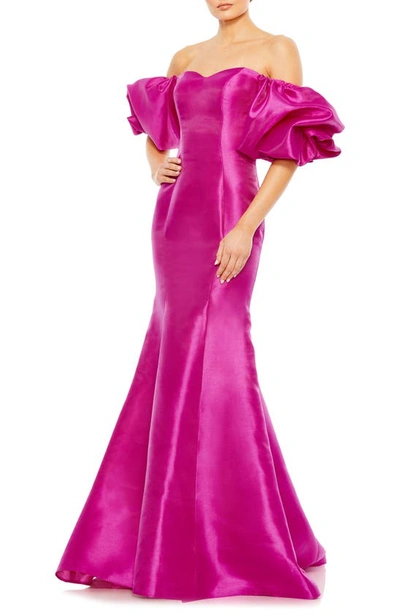 Ieena For Mac Duggal Sweetheart Off The Shoulder Mermaid Gown In Fuchsia