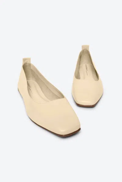 Intentionally Blank Women's Image Flat Shoes In Eggnog In Multi