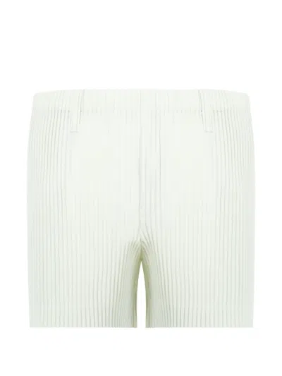 Issey Miyake Belt-loop Shorts In Green