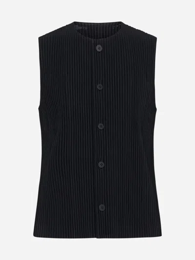 Issey Miyake Pleated Fabric Buttoned Top In Black