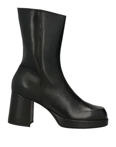 J-ero' Woman Ankle Boots Black Size 6 Leather