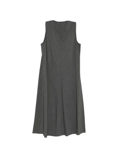 Jnby Pleated Maxi Dress In Gray