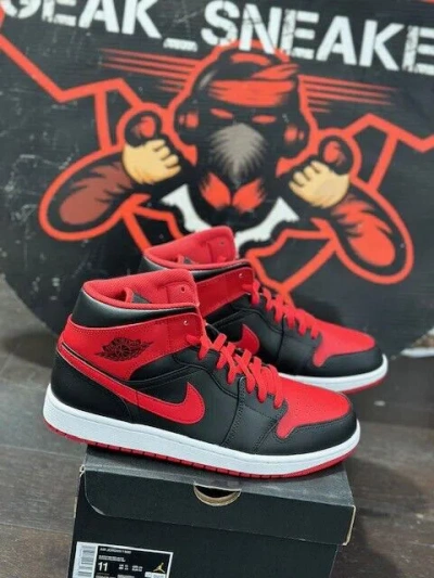 Pre-owned Jordan Air  1 Mid 'alternate Bred' In Blk/red