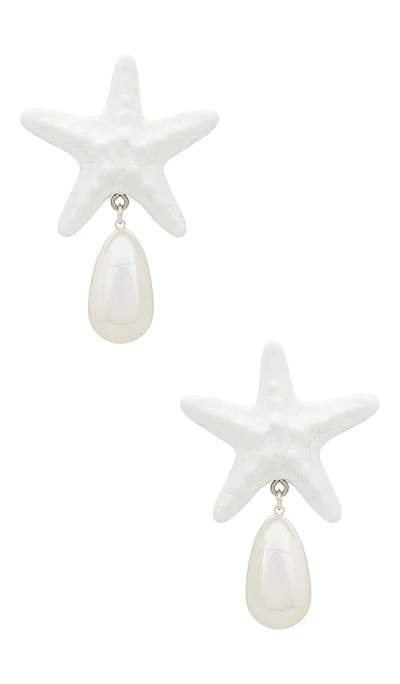 Julietta Starfish Drop Earrings In 白色，珍珠