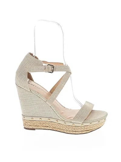 Pre-owned Just Fab Wedges In Ivory