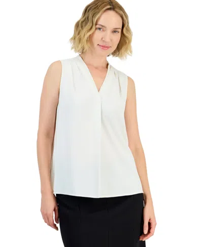 Kasper Women's V-neck Sleeveless Pleated Blouse In White