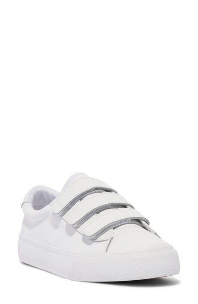 Keds Jump Kick Trainer In White Leathe