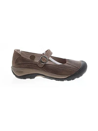 Pre-owned Keen Flats In Brown