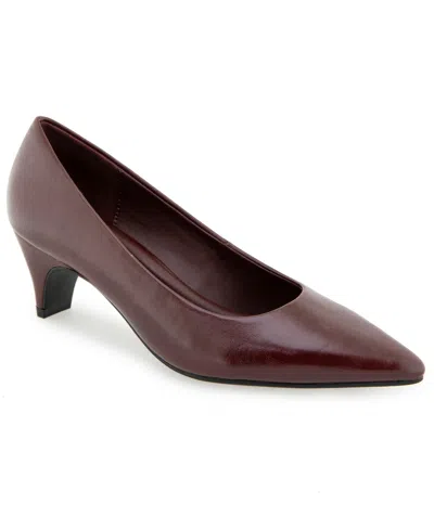 Kenneth Cole Reaction Women's Marist Faux Leather Slip-on Pumps In Mahogany