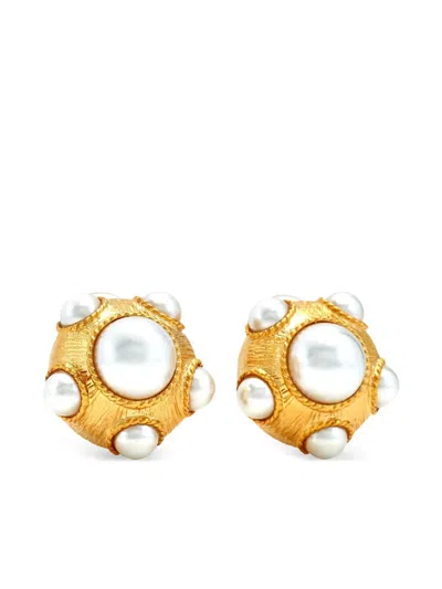 Kenneth Jay Lane Cabochon-pearl Earrings In Gold
