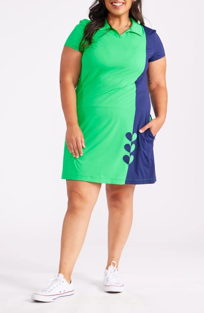 Kinona In Stitches Short Sleeve Golf Dress In Kelly Green