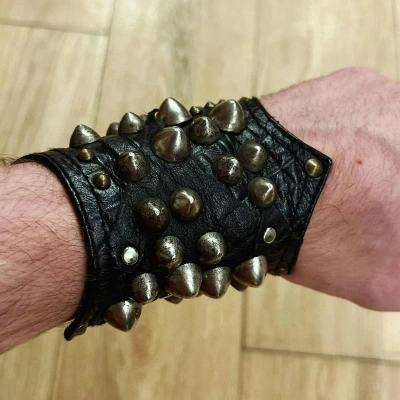 Pre-owned Kmrii Studded Dino Bracelet In Black