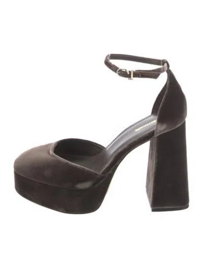 Pre-owned Larroude Velvet Pumps In Black