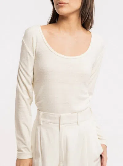 Laude The Label Ballet Scoop Neck Tee In Ivory In White