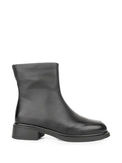 Linda Baumann Side-zip Leather Ankle Boots In Black