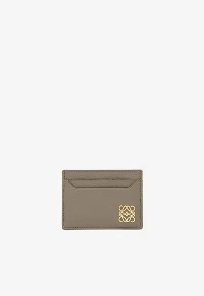 Loewe Anagram Pebbled Leather Cardholder In Taupe