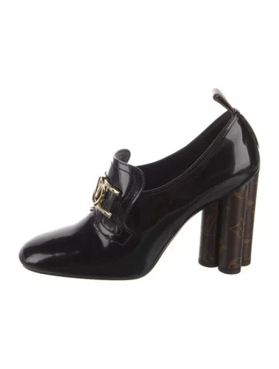 Pre-owned Louis Vuitton Lv Monogram Patent Leather Pumps In Black/brown