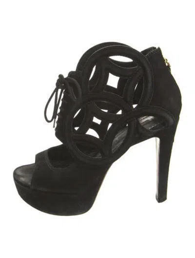 Pre-owned Louis Vuitton Suede Cutout Accent Pumps In Black