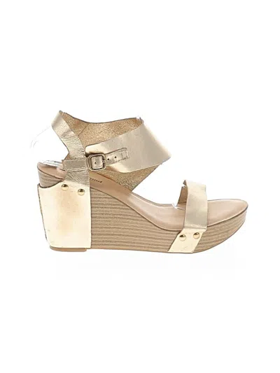 Pre-owned Lucky Brand Wedges In Gold